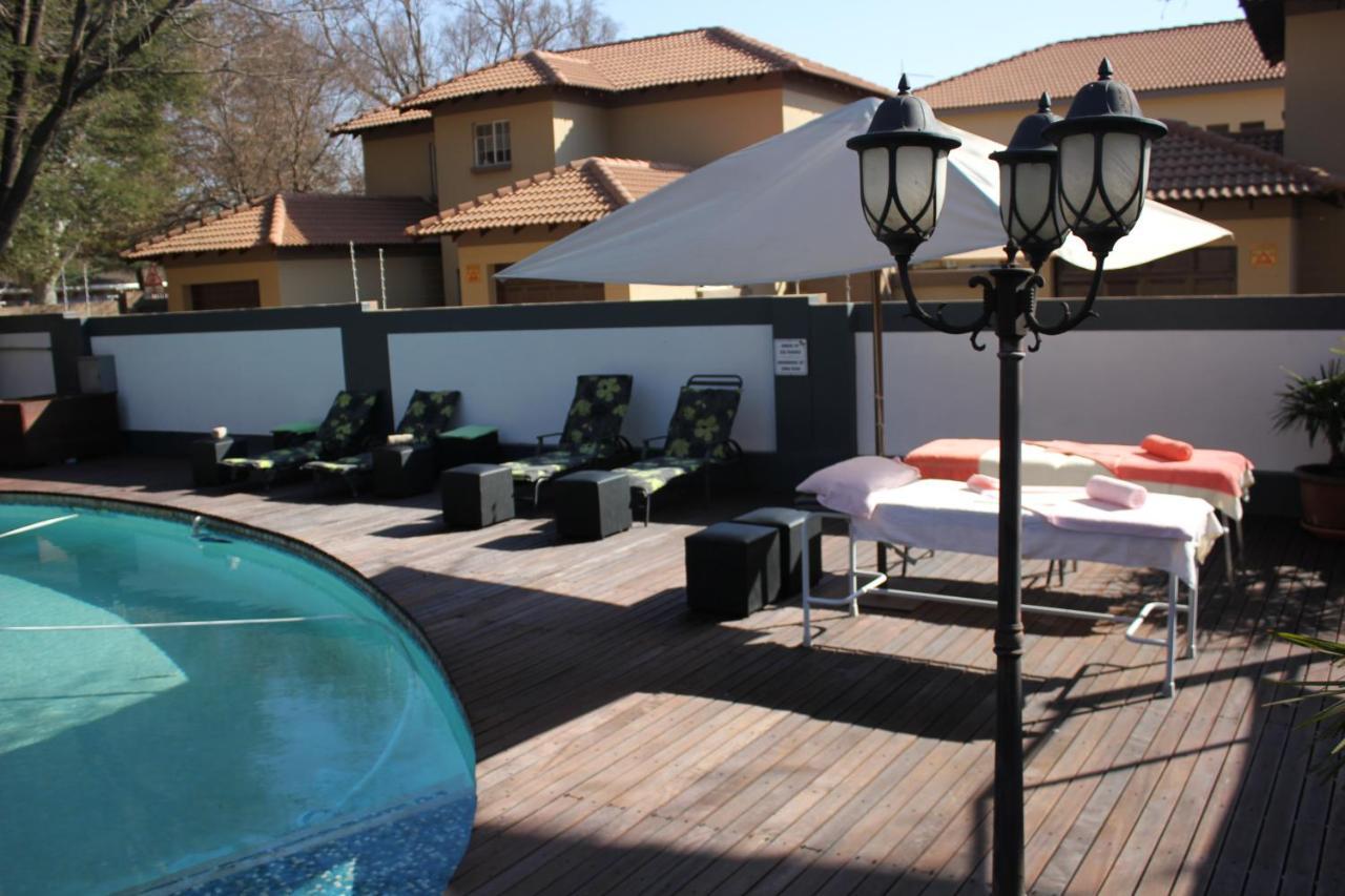 פוצ'פסטרום The Oak Potch Guesthouse מראה חיצוני תמונה