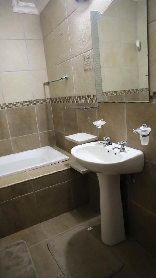 פוצ'פסטרום The Oak Potch Guesthouse מראה חיצוני תמונה